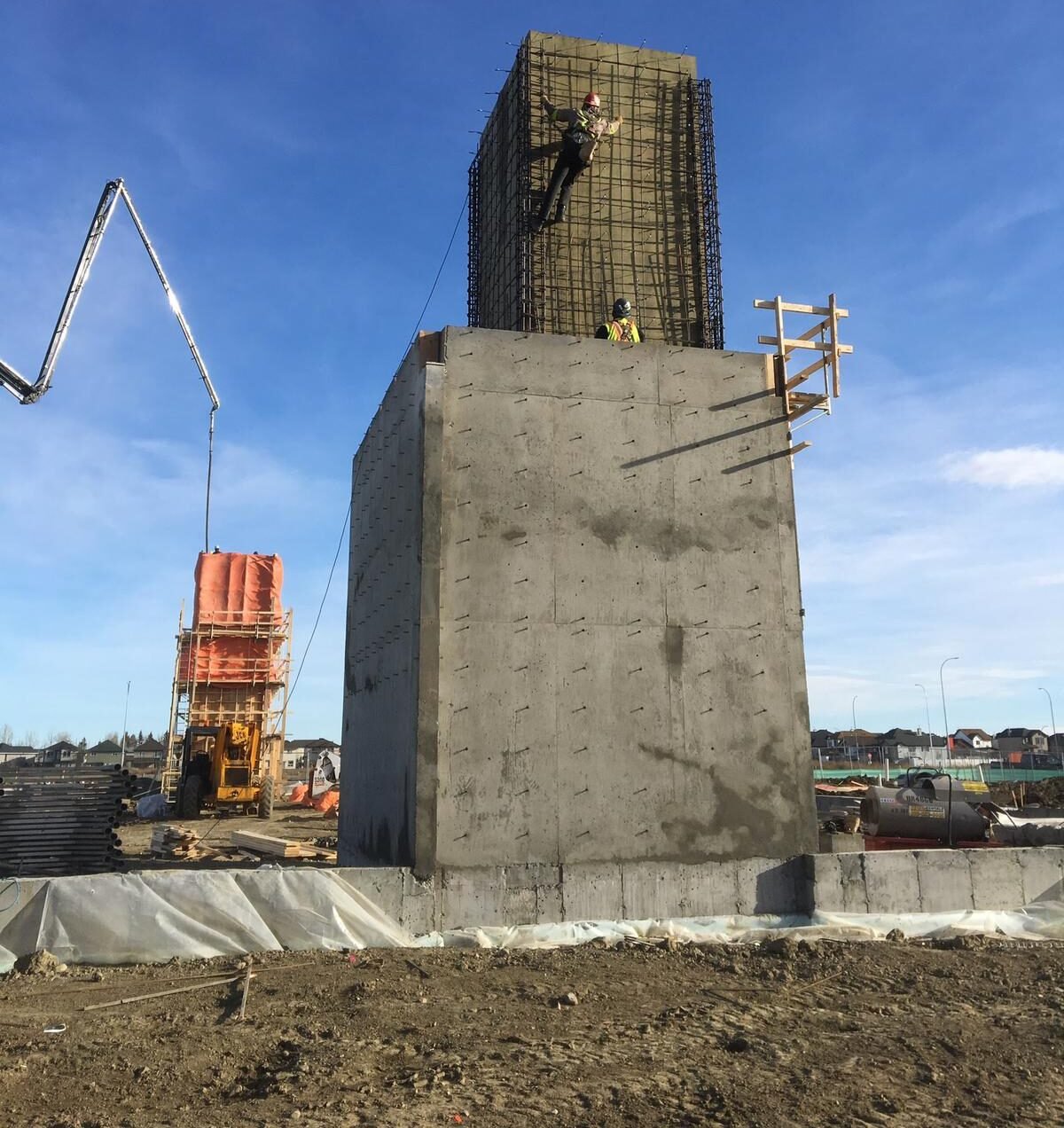 Formwork dismantling in Calgary